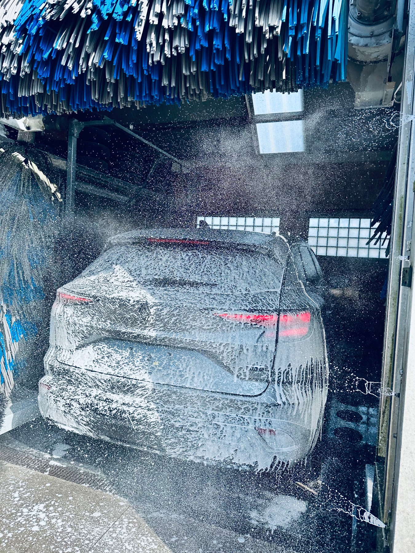 De volledig geautomatiseerde carwash van Garage De Maeyer